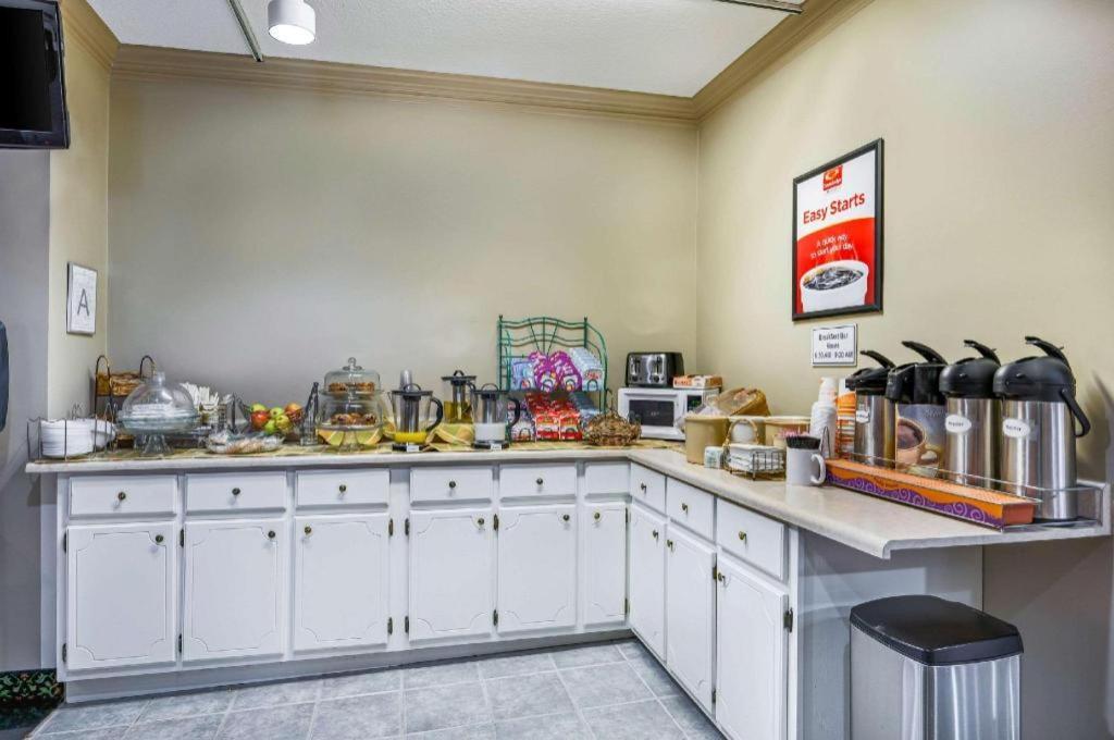 Econo Lodge Corinth Εξωτερικό φωτογραφία
