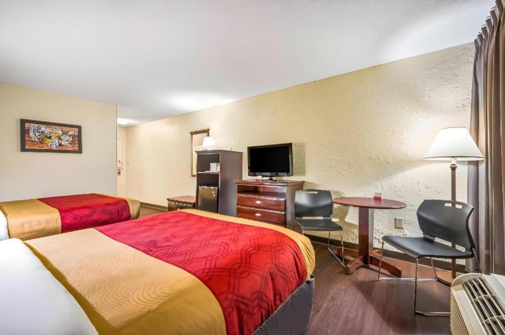 Econo Lodge Corinth Εξωτερικό φωτογραφία